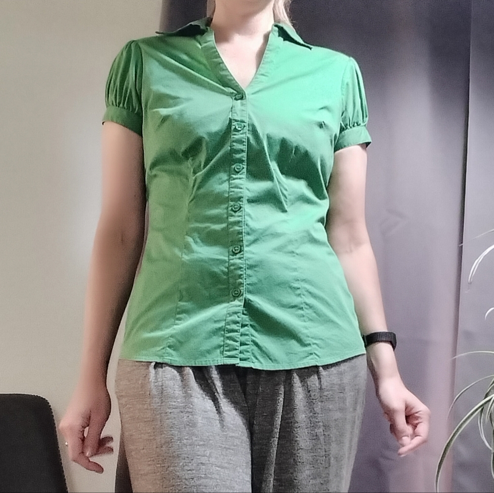 The Limited Green Short Sleeve Button-Up Blouse